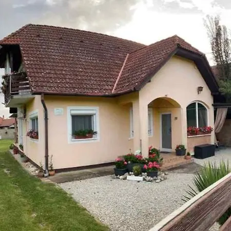 شقة Apartment In Balatonbereny - Balaton 18046 Balatonberény